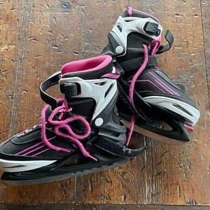 Kids adjustable skates, sizes 2-6.